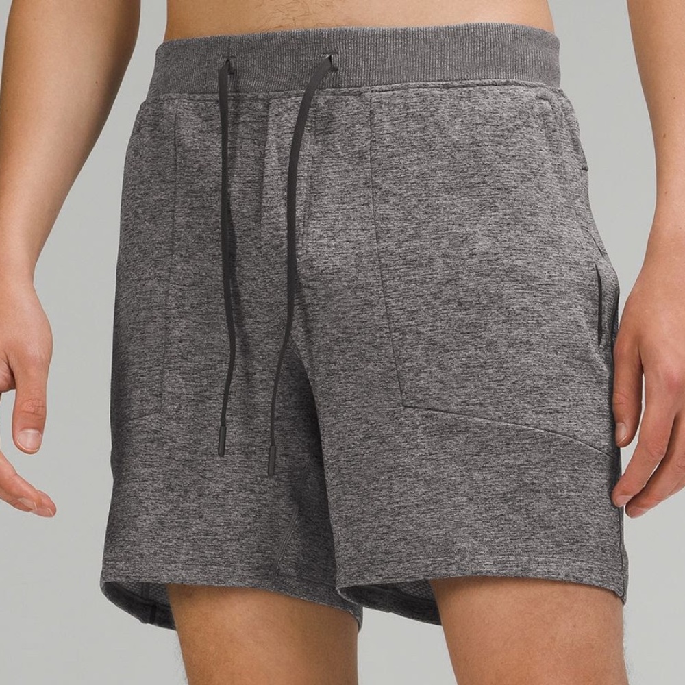 Lululemon Textured Tech 7in shorts (Graphite Grey Vapor, L)